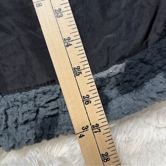 NEW Champion Camoflauge Cozy High Pile Vest, Script Logo sze S Black/Grey Unisex - Picture 11 of 16